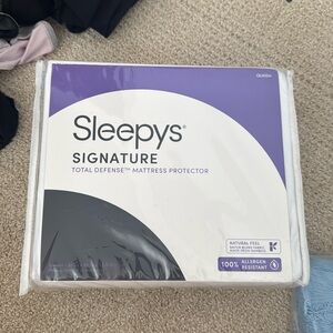 Sleepys Signature Total Defense Mattress Protector